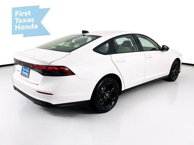 Photo of 2025 Platinum White Pearl Honda Accord