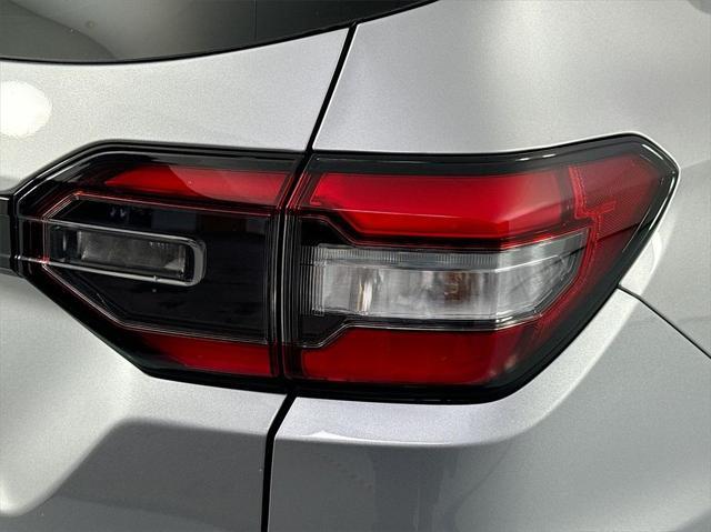 Photo of 2025 Lunar Silver Metallic Honda Pilot
