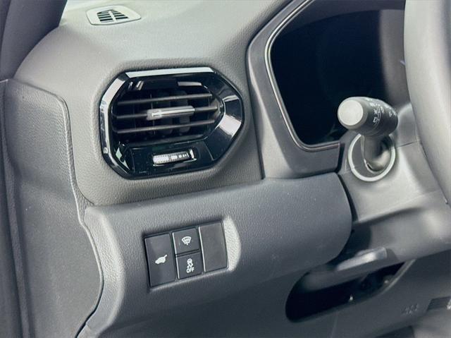 Photo of 2025 Lunar Silver Metallic Honda Pilot