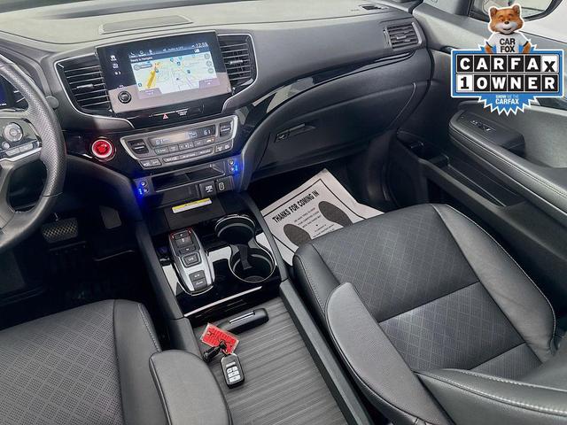 Photo of 2023 Crystal Black Pearl Honda Passport