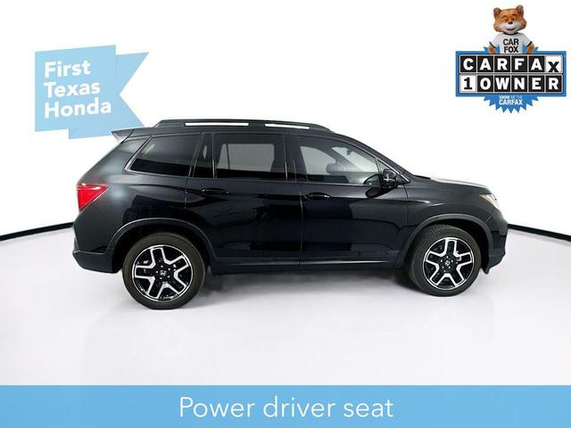 Photo of 2023 Crystal Black Pearl Honda Passport