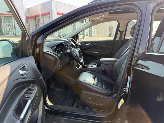 Photo of 2018 Shadow Black Ford Escape