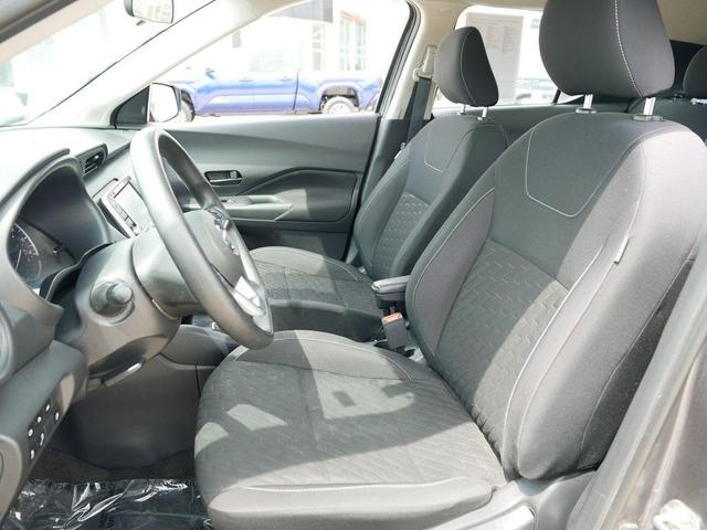 Photo of 2021 Gun Metallic Nissan Kicks