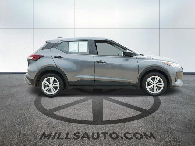 Photo of 2021 Gun Metallic Nissan Kicks