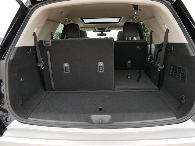 Photo of 2025 Super Black Nissan Pathfinder