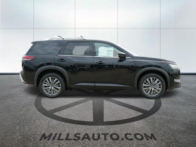 Photo of 2025 Super Black Nissan Pathfinder