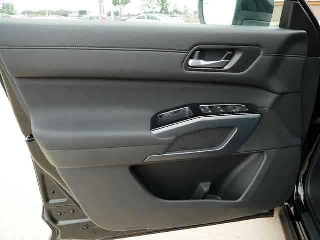 Photo of 2025 Super Black Nissan Pathfinder