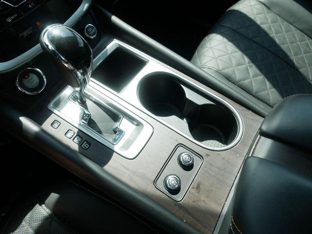 Photo of 2023 Boulder Gray Pearl Nissan Murano
