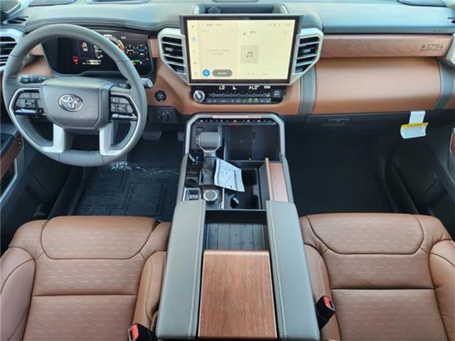Photo of 2025 WHITE Toyota Tundra Hybrid