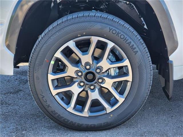 Photo of 2025 WHITE Toyota Tundra Hybrid