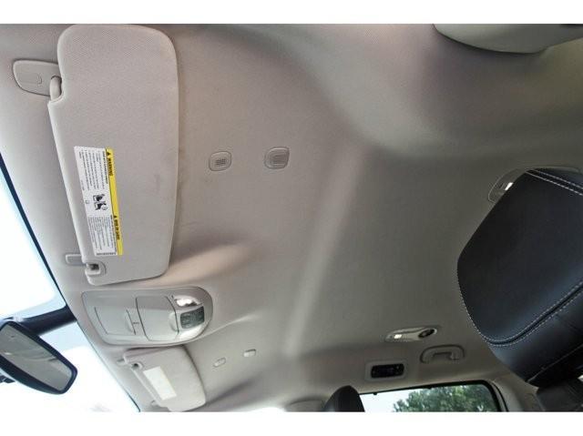 Photo of 2023 White Chrysler Pacifica