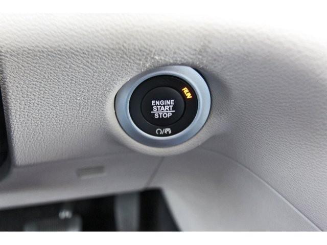 Photo of 2023 White Chrysler Pacifica