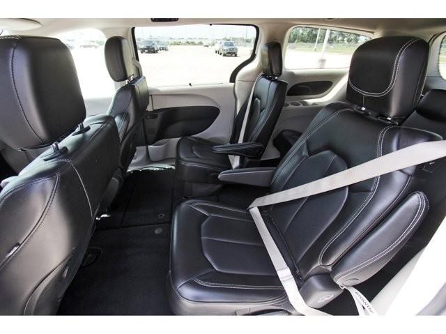 Photo of 2023 White Chrysler Pacifica