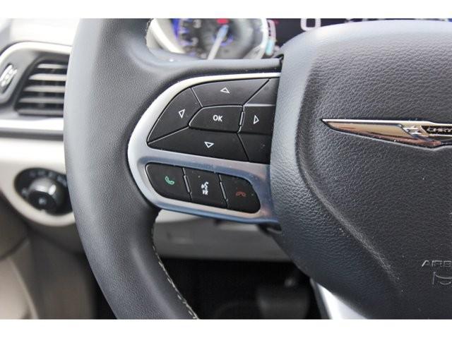 Photo of 2023 White Chrysler Pacifica