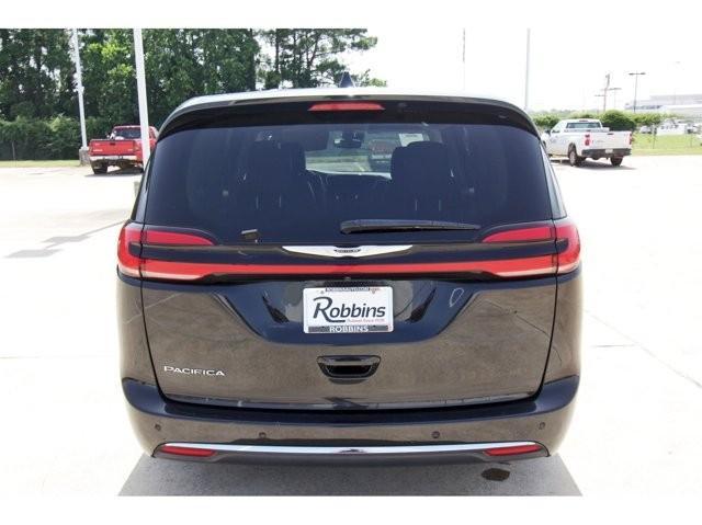 Photo of 2023 Black Chrysler Pacifica