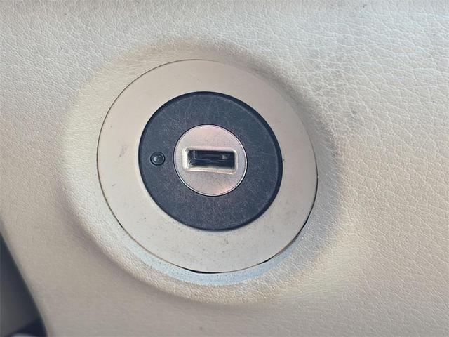 Photo of 2008 Night Blue Pearl Effect Audi A8