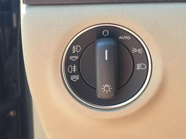 Photo of 2008 Night Blue Pearl Effect Audi A8