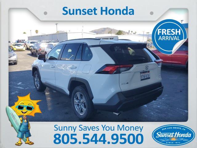Photo of 2024 White Toyota RAV4
