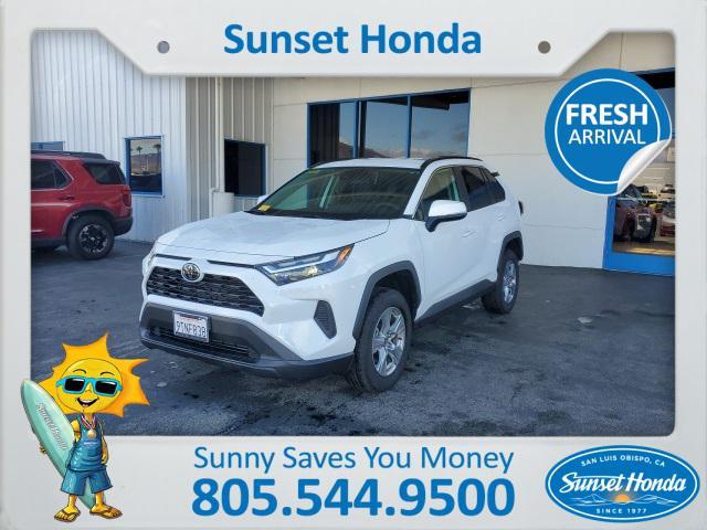 Photo of 2024 White Toyota RAV4