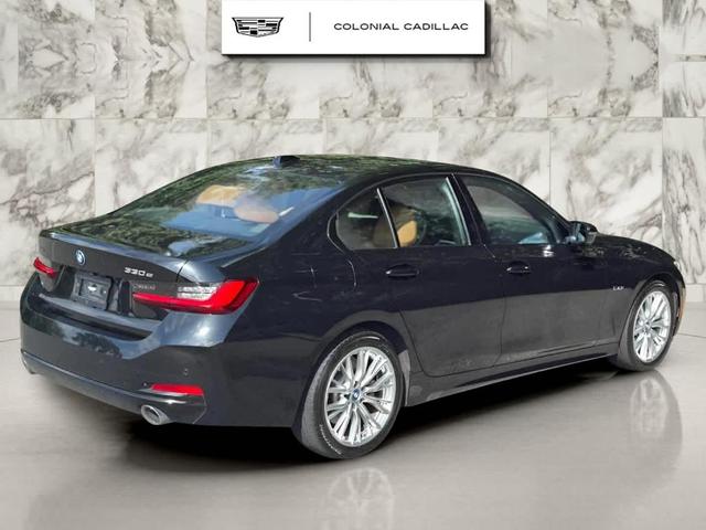 Photo of 2023 Black Sapphire Metallic BMW 330e