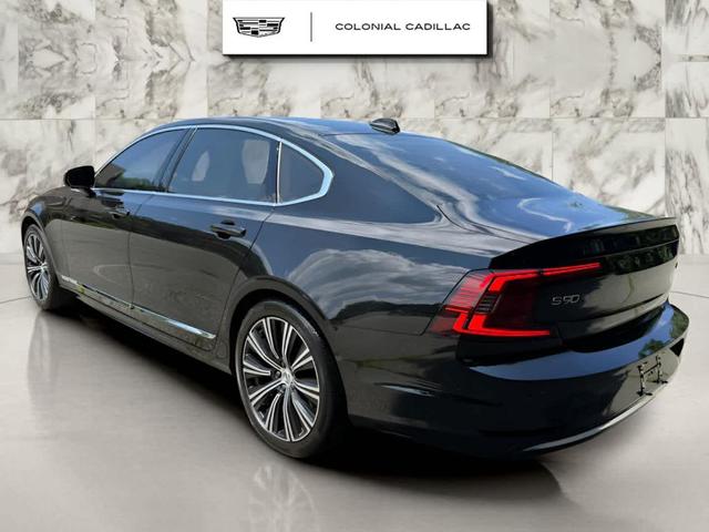 Photo of 2024 Onyx Black Metallic Volvo S90