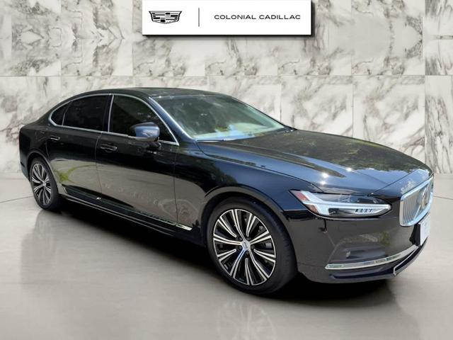 Photo of 2024 Onyx Black Metallic Volvo S90