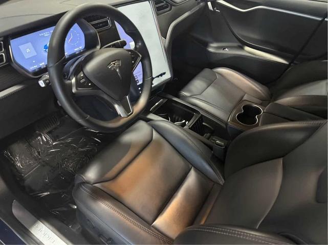 Photo of 2018 Deep Blue Metallic Tesla Model S