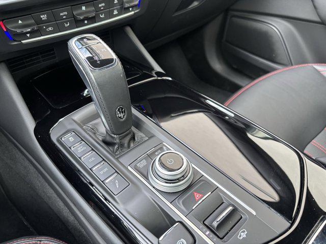 Photo of 2022 Nero Ribelle Metallic Maserati Levante