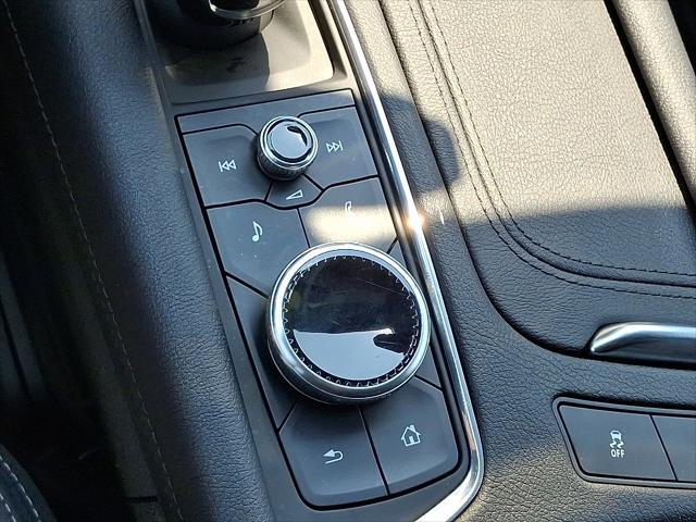 Photo of 2022 Stellar Black Metallic Cadillac XT5