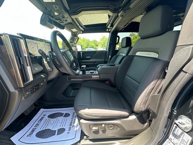 Photo of 2025 Black GMC HUMMER EV Pickup