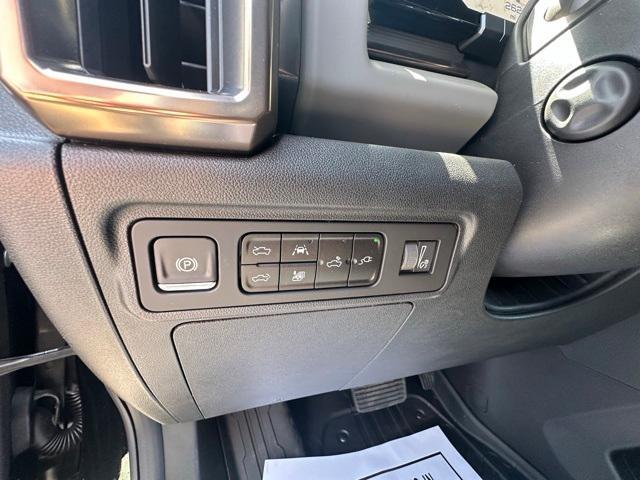 Photo of 2025 Black GMC HUMMER EV Pickup