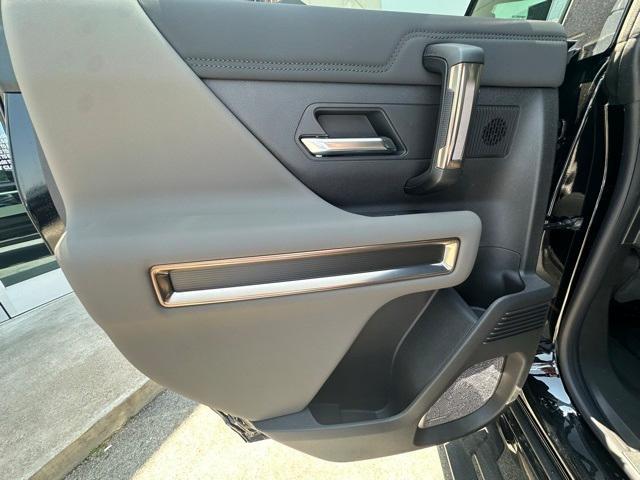 Photo of 2025 Black GMC HUMMER EV Pickup