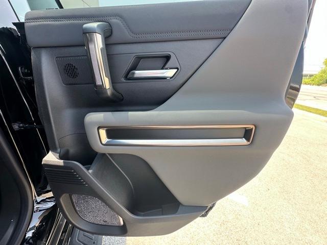 Photo of 2025 Black GMC HUMMER EV Pickup