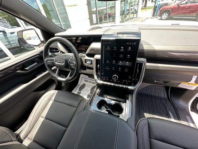 Photo of 2025 Summit White GMC Yukon
