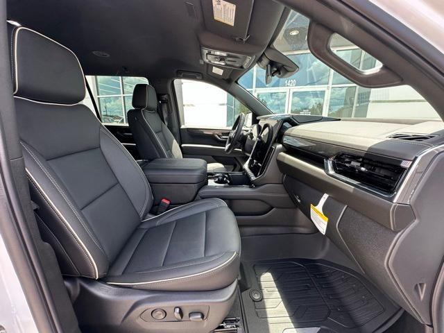 Photo of 2025 Summit White GMC Yukon