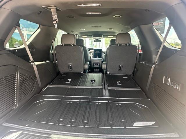 Photo of 2025 Summit White GMC Yukon