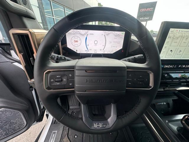 Photo of 2025 White GMC HUMMER EV Pickup