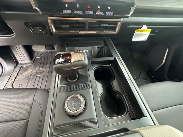 Photo of 2025 White GMC HUMMER EV Pickup