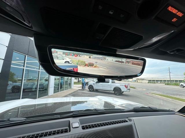 Photo of 2025 White GMC HUMMER EV Pickup