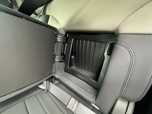 Photo of 2025 White GMC HUMMER EV Pickup