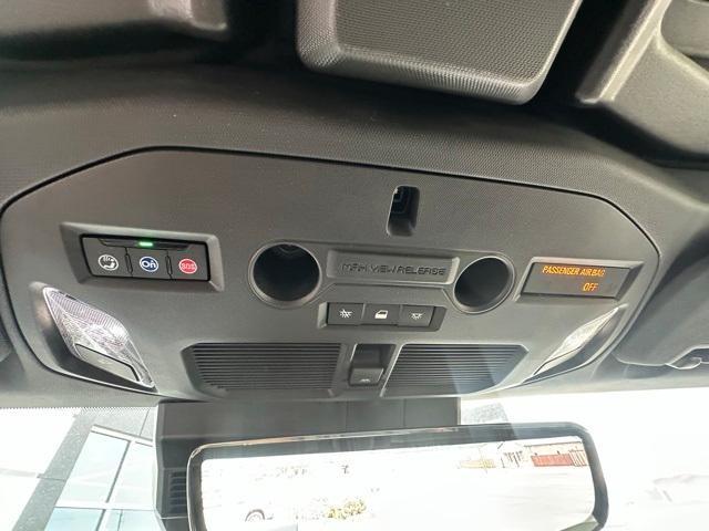 Photo of 2025 White GMC HUMMER EV Pickup