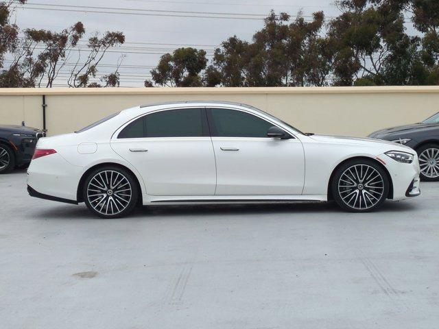 Photo of 2022 Diamond White Mercedes-Benz S-Class