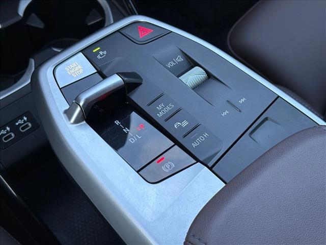 Photo of 2023 Mineral White Metallic BMW X1