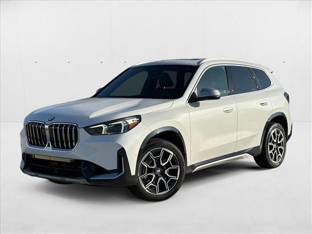 Photo of 2023 Mineral White Metallic BMW X1