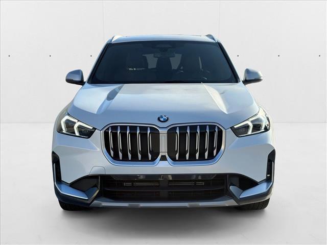 Photo of 2023 Mineral White Metallic BMW X1