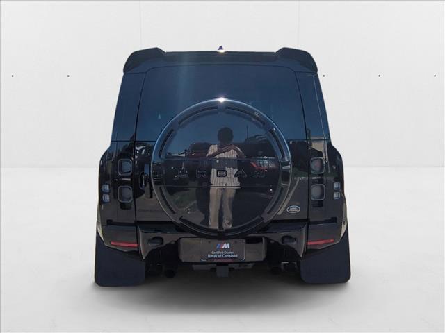 Photo of 2023 Santorini Black Land Rover Defender