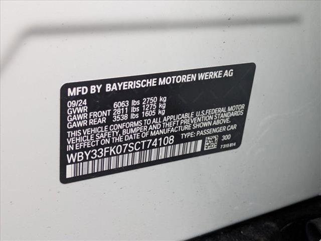 Photo of 2025 Alpine White BMW i5