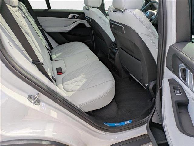 Photo of 2024 Mineral White Metallic BMW X5