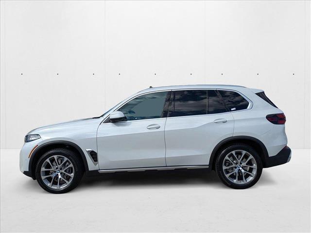 Photo of 2024 Mineral White Metallic BMW X5