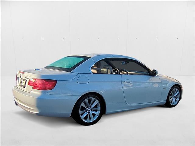 Photo of 2011 Mineral White Metallic BMW 328